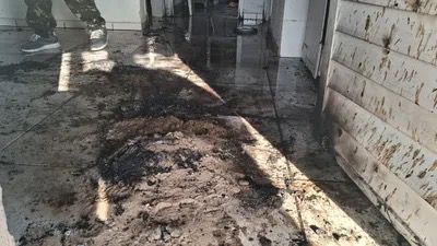 Costureira perde tudo após vizinha incendiar casa por suspeita de traição