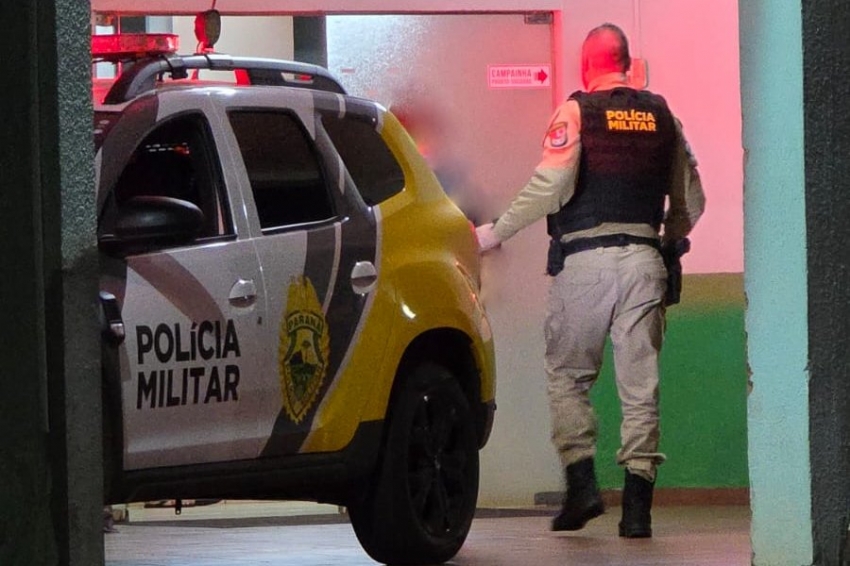 Homem danifica patrimônio do hospital e faz ameaças à equipe médica em Campina da Lagoa.