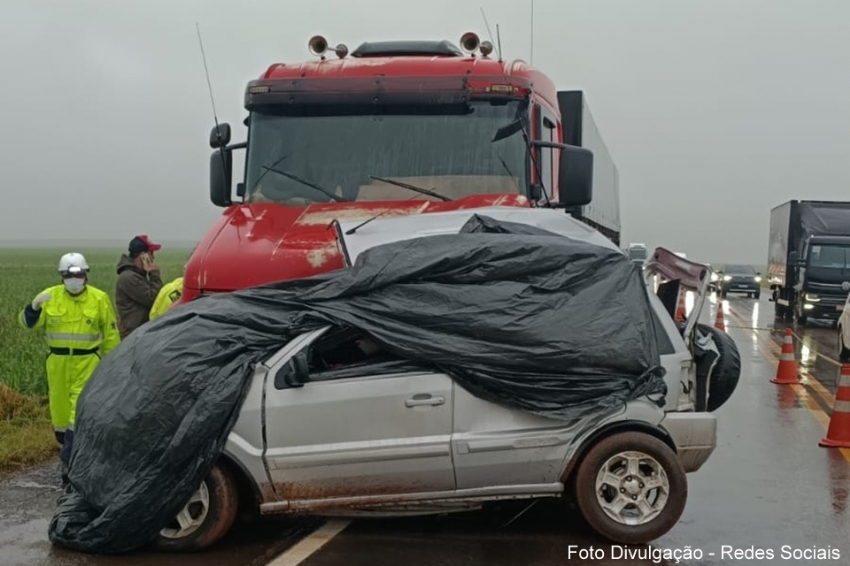Tragédia na BR-369 deixa mulher morta entre Mamborê e Juranda.