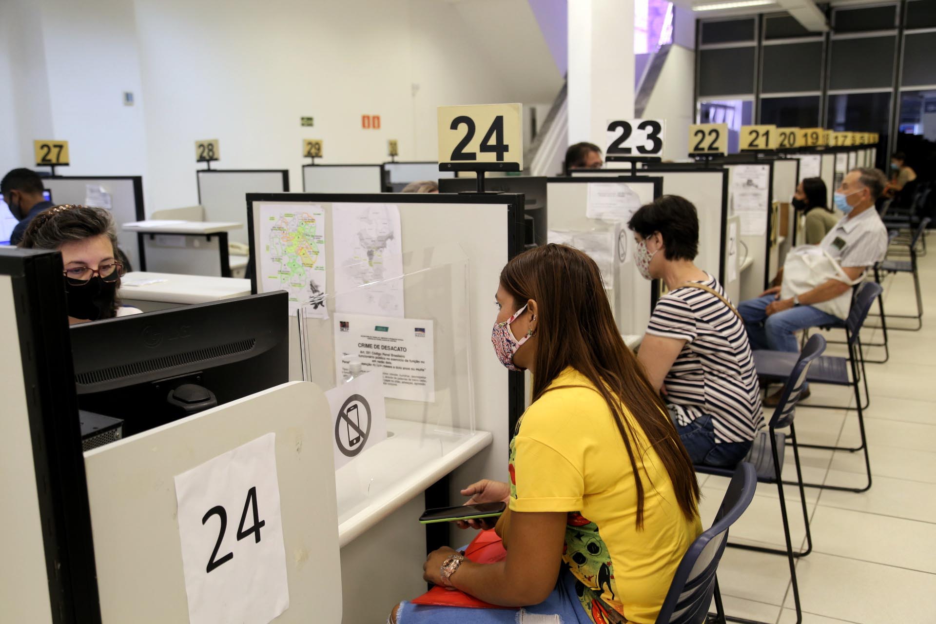 Agências do Trabalhador do Paraná têm 12,7 mil vagas em todos os segmentos da economia.