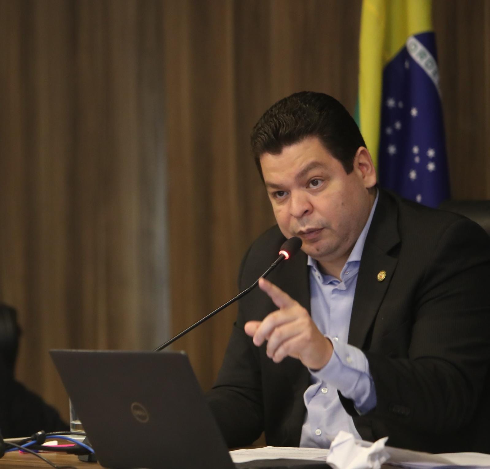 Agora é lei: Ratinho Jr. sanciona projeto de Gugu Bueno que agiliza regularização de débitos de veículos no Paraná.
