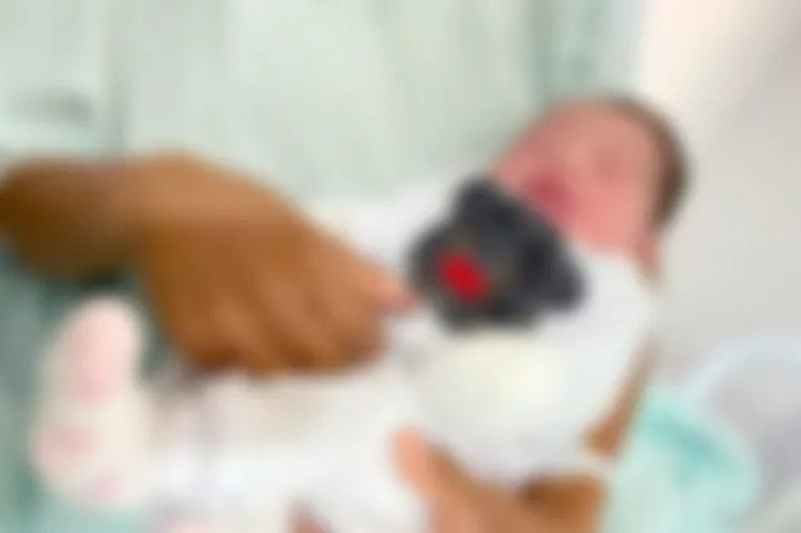 Bebê nasce dentro do banheiro de residência; mãe que tem dois filhos não sabia que estava grávida.