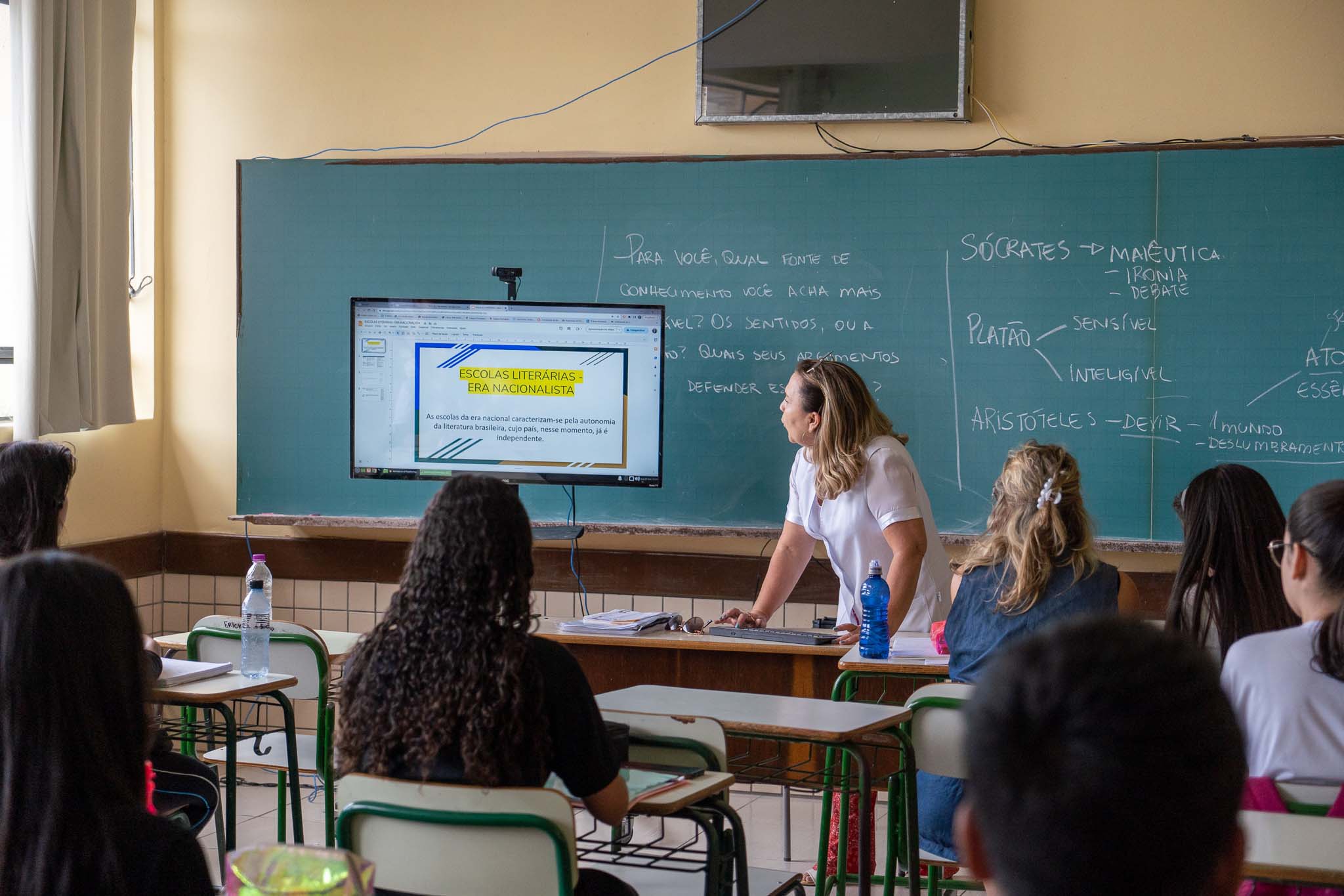 Rede estadual abre inscrições para contratar professores para Educação Profissional.