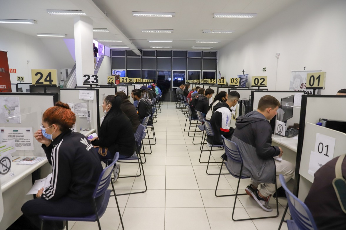 Carteira assinada: semana começa com 15,7 mil vagas nas Agências do Trabalhador.