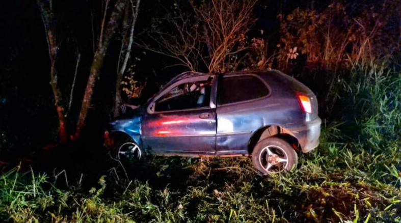 Família inteira que retornava de velório fica ferida em acidente na região.