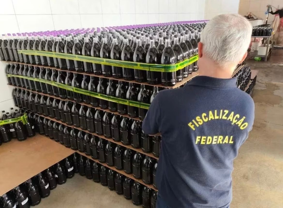 Mistura de suco, corante e álcool, era vendida como 'vinho colonial gaúcho'