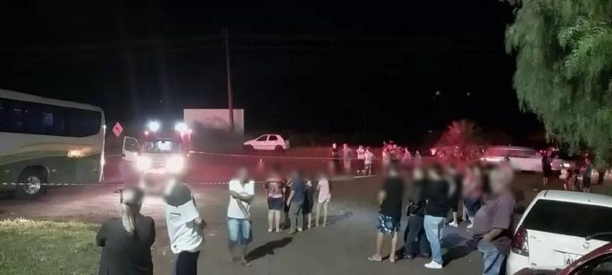 Mulher morre atropelada por ônibus em Cafelândia.