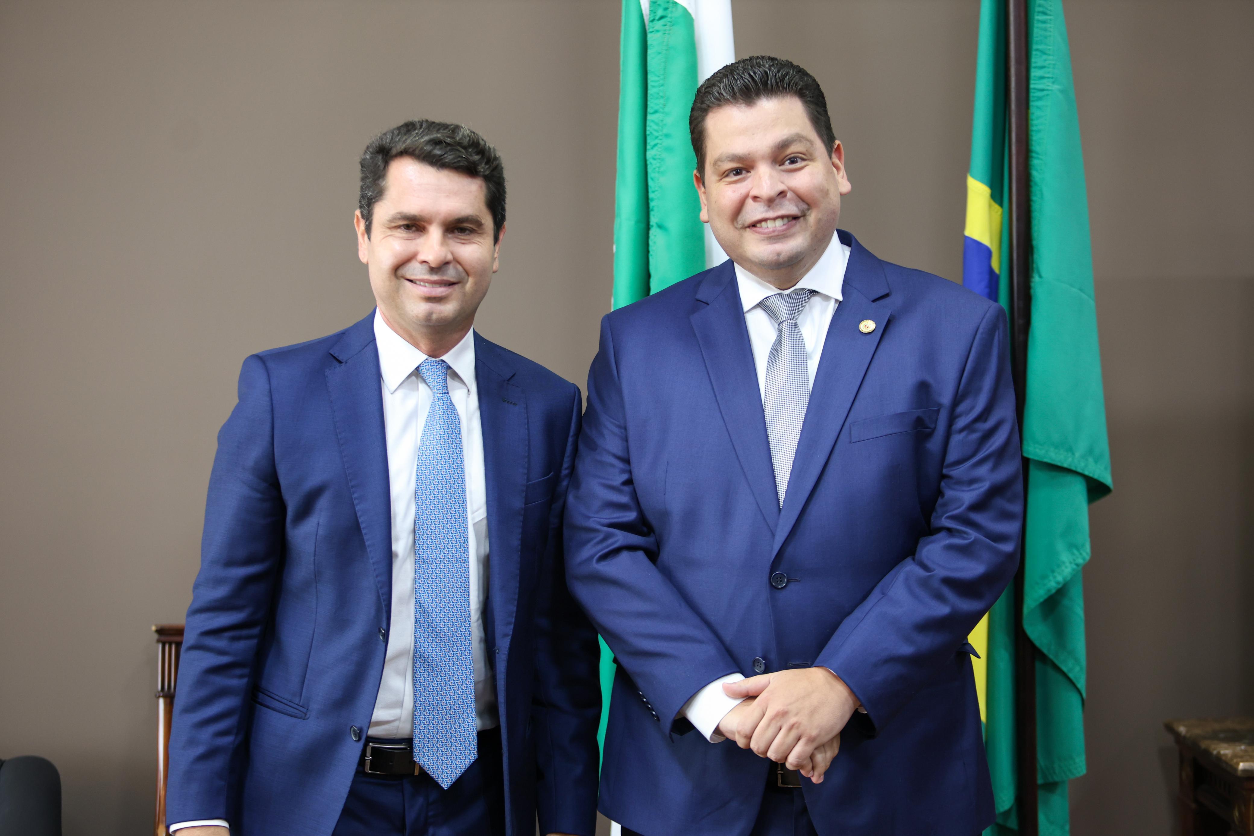 ​Novo tempo na Assembleia Legislativa: Gugu Bueno e Alexandre Curi assumem comando da Mesa Diretora.