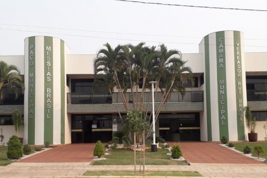 Prefeitura divulga nota de repúdio contra vereador após críticas em sessão.