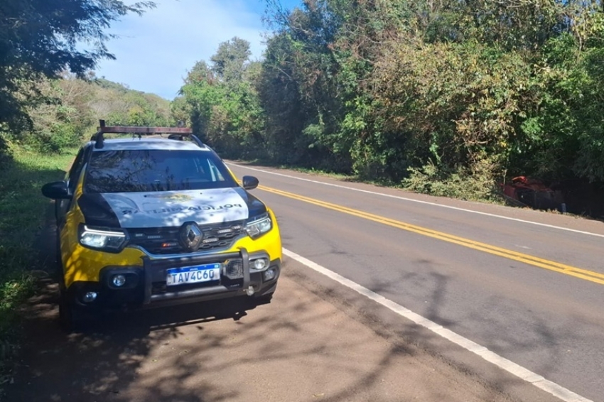 Mulher fica ferida em colisão lateral na PRC-487, em Iretama.