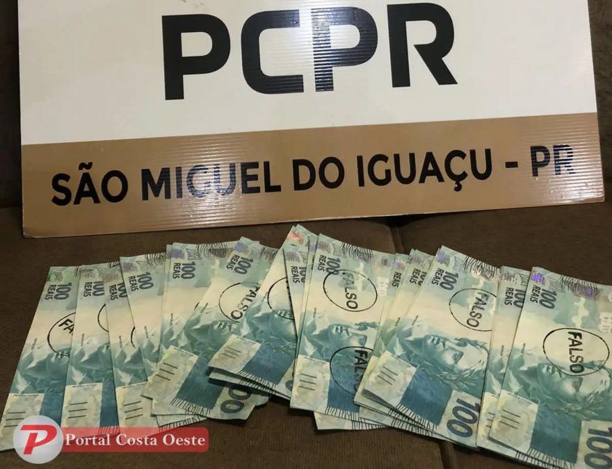 Mulher vende celular pela internet e recebe pagamento em notas falsas.