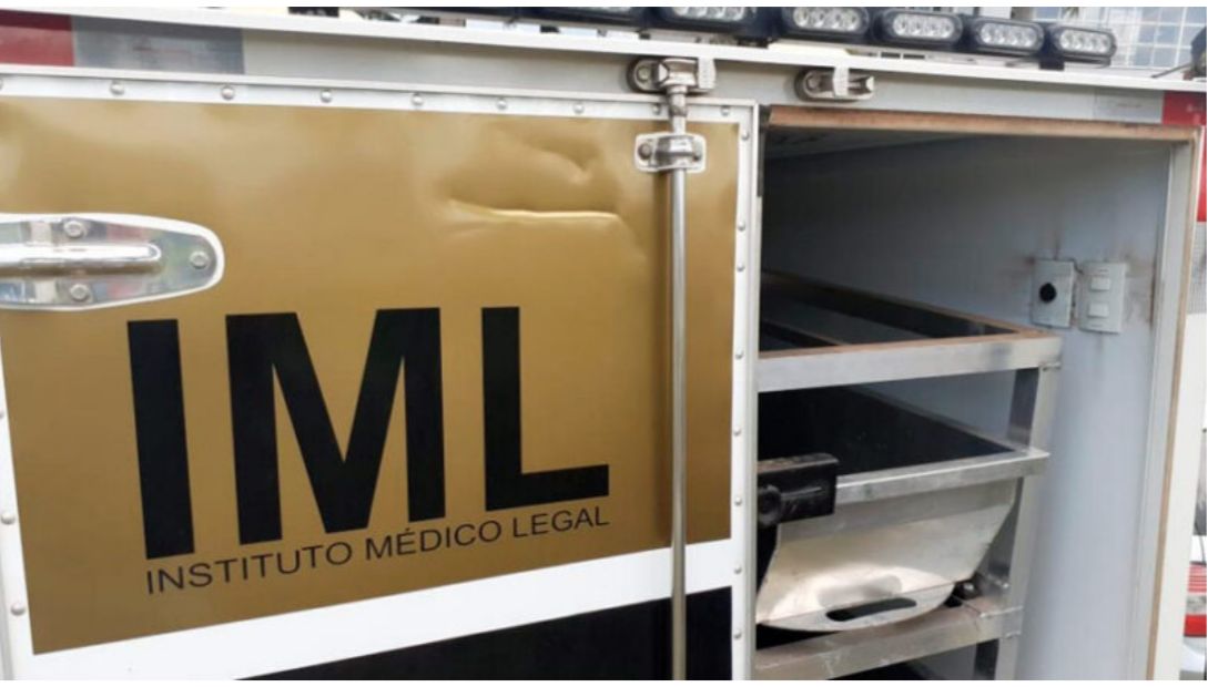 Homem é morto a machadada e tem corpo queimado.