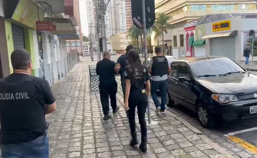 Homem é preso suspeito de estuprar e cegar mulher com tiro de arma de pressão.