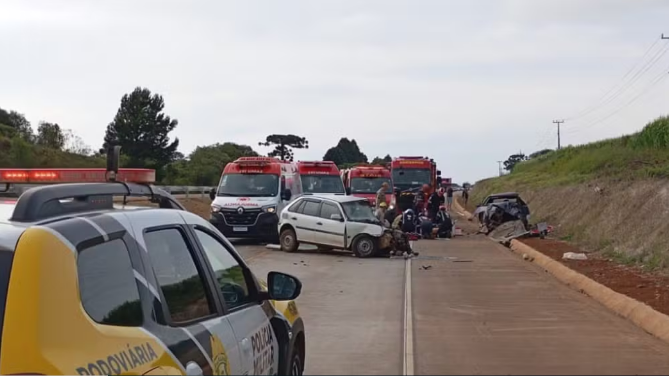Dois jovens morrem após acidente na PR-466, em Guarapuava.
