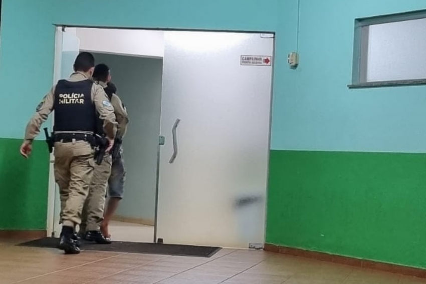 Homem é preso após tentativa de homicídio com faca em Campina da Lagoa