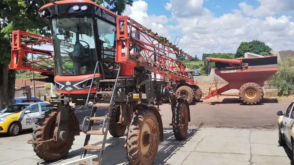 Criminosos amarram pessoa e roubam máquinas agrícolas, em Corbélia.