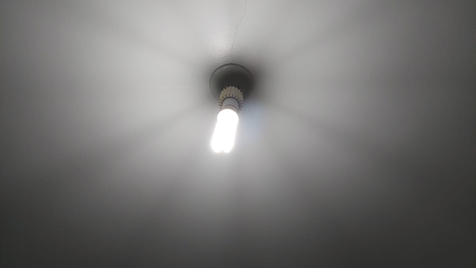 Após decisão no STF, conta de luz deve ficar até 11% mais cara no Paraná.