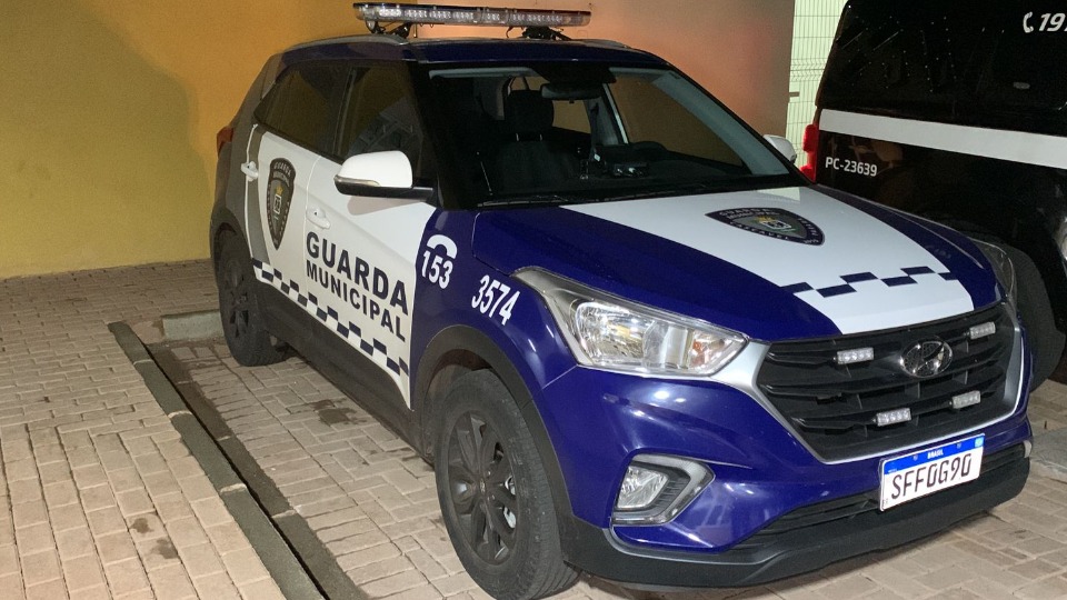 Mulher que tentou jogar filho de carro em movimento será indiciada por tentativa de homicídio