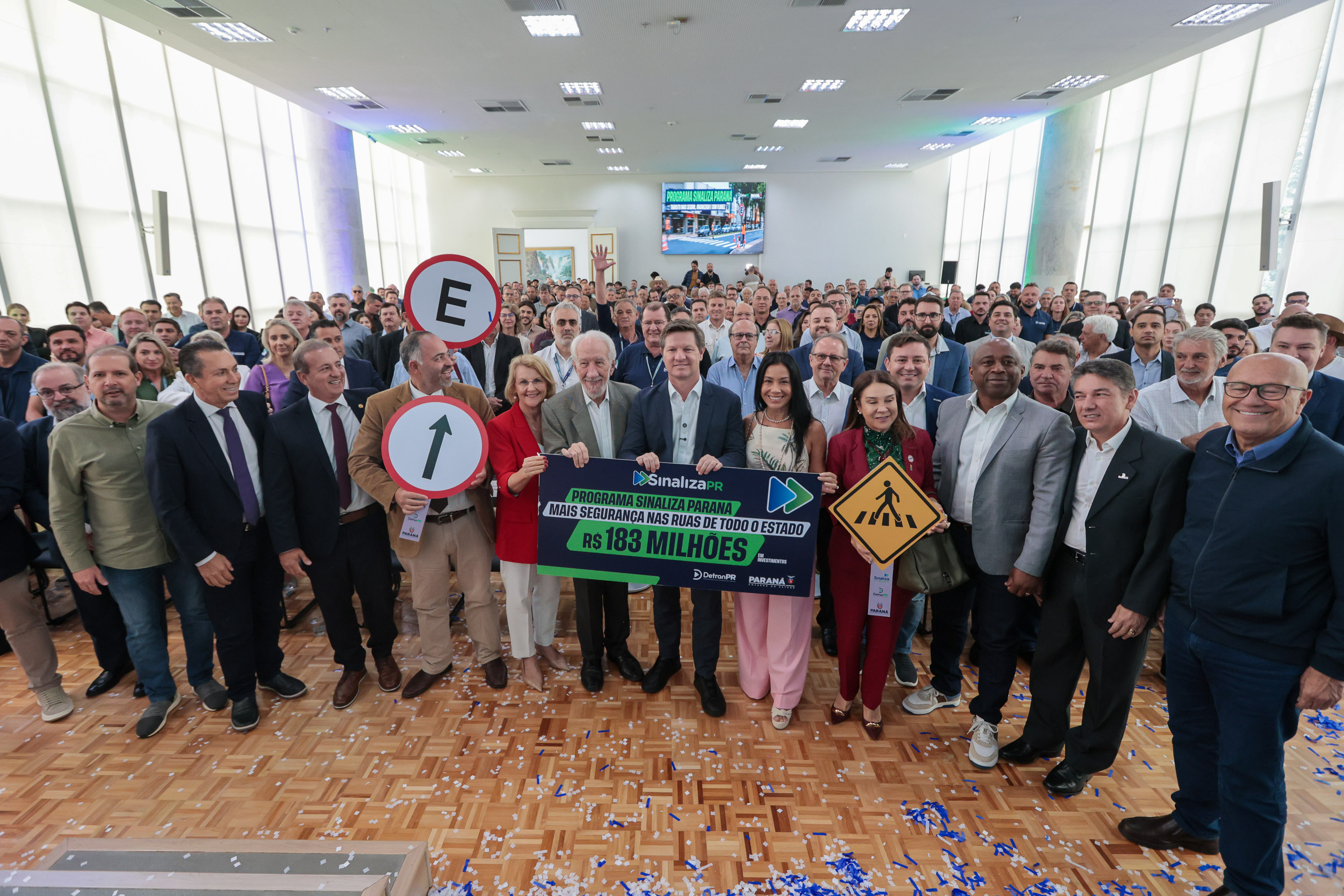 Estado autoriza R$ 183 milhões para reforçar sinalização urbana nos 399 municípios.