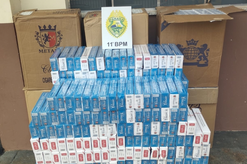 Carga de cigarros contrabandeados é apreendida na PR-239 após veículo bater em barranco