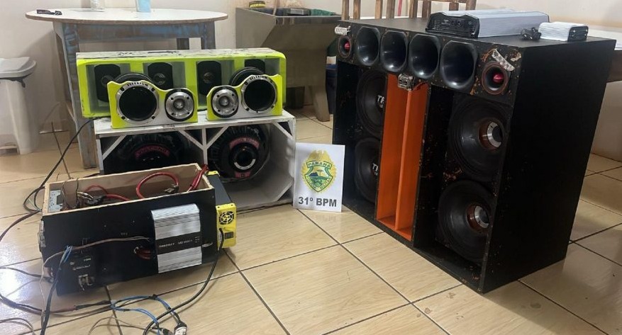 Deu ruim! equipamento de som é apreendido após denúncia de perturbação.