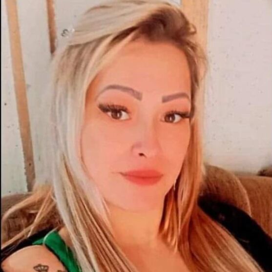 Jovem de 25 anos é encontrada morta dentro de casa no Paraná.
